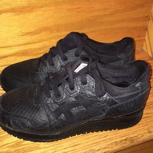 Asics snake bite black sneakers